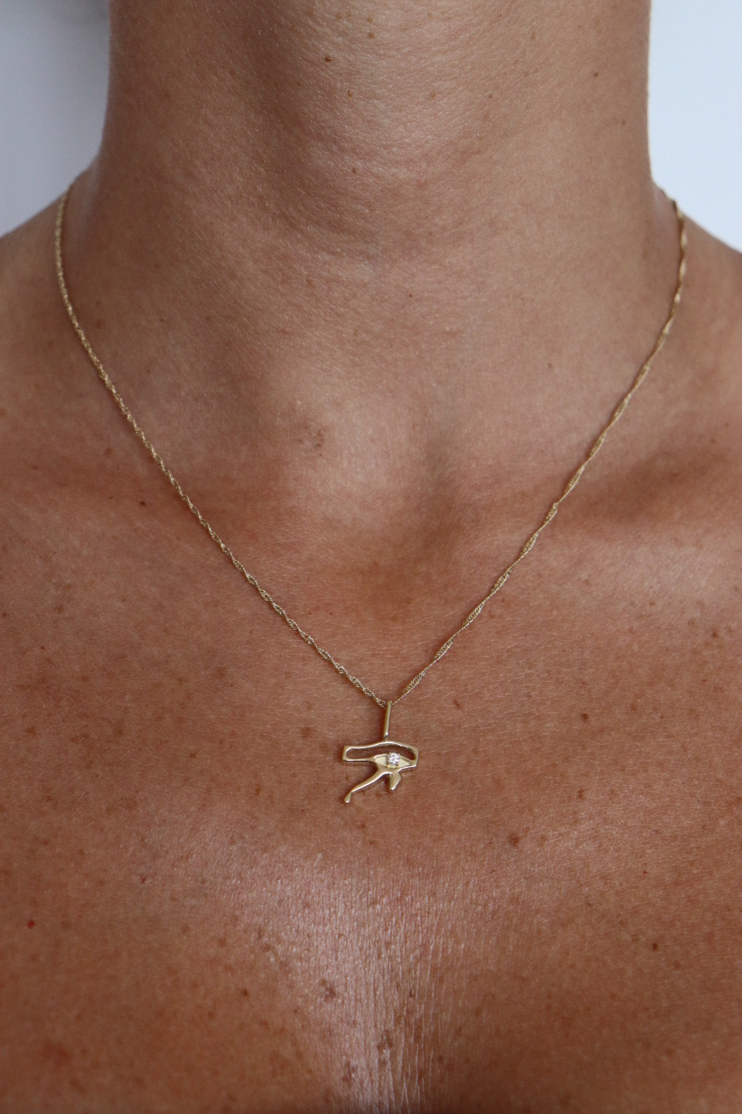 Ojo de Ra diamante natural oro 10k