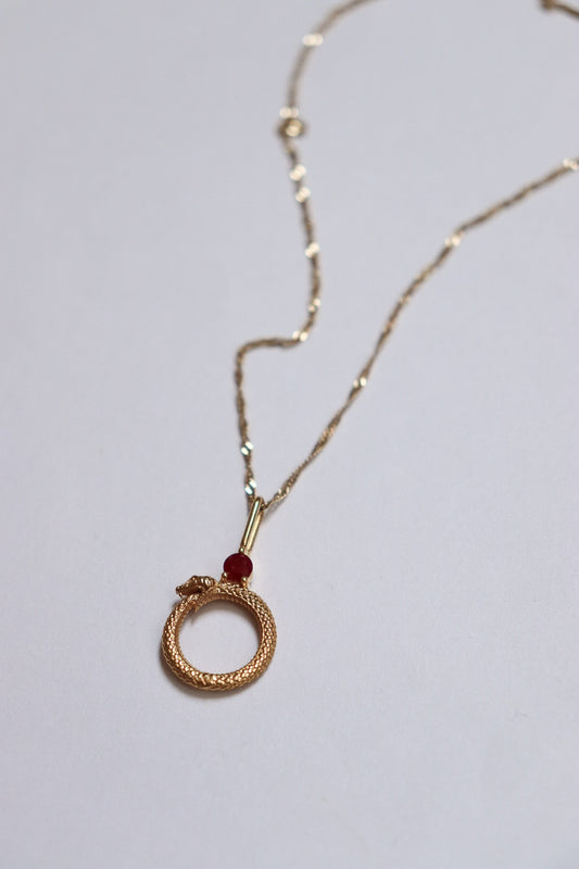 Ouroboros rubi oro 10k