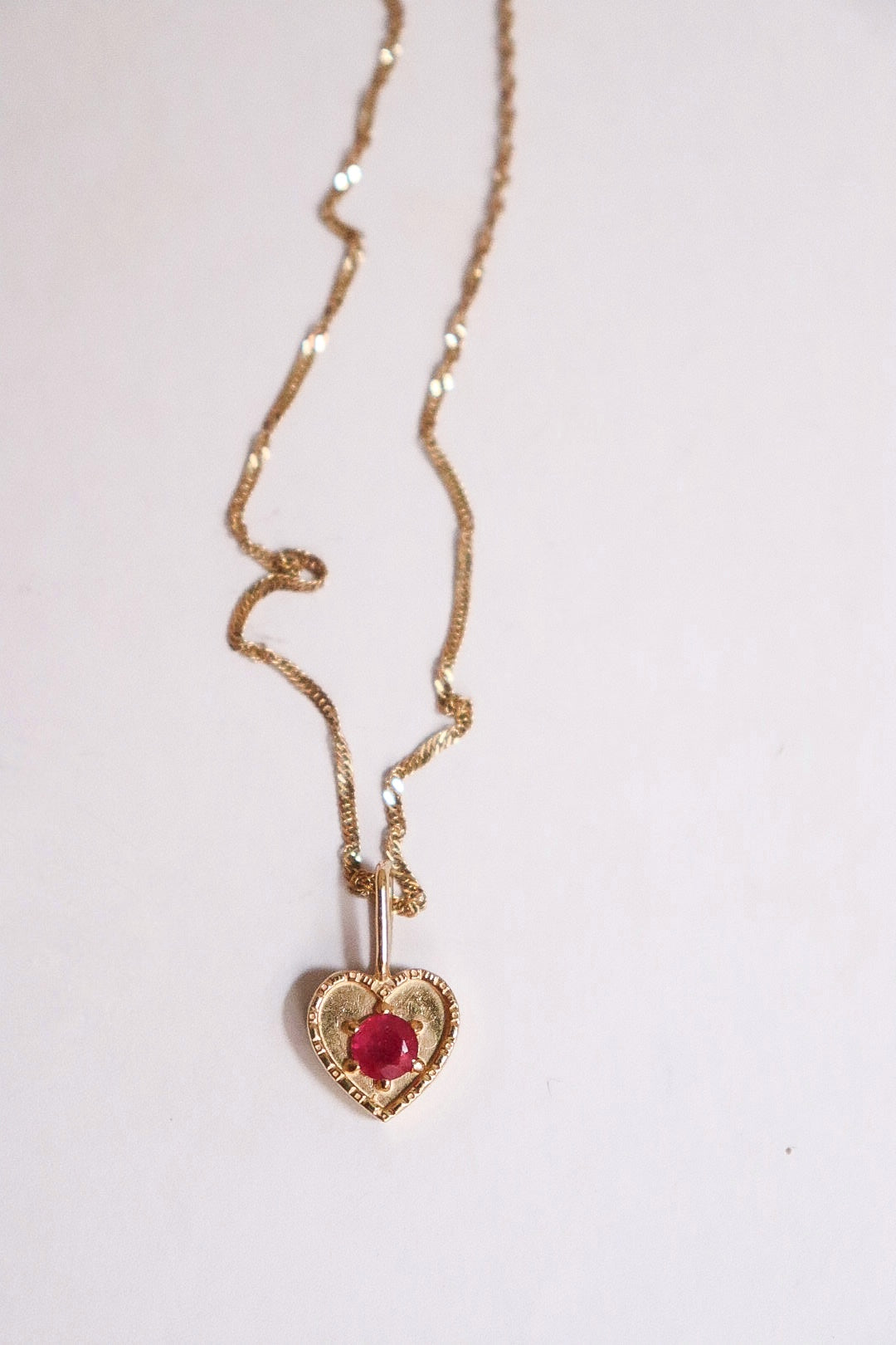 Corazón rubi oro 10k