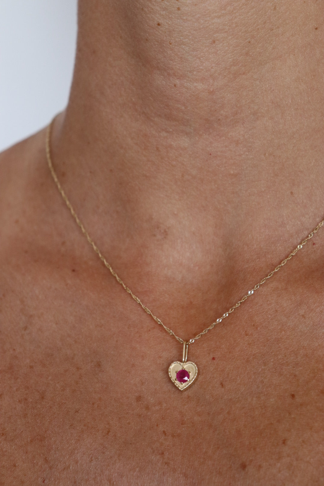 Corazón rubi oro 10k